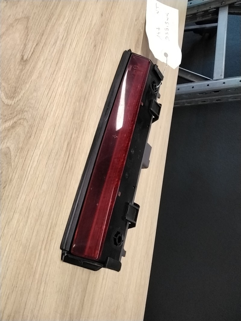 Feu arriere stop central ALFA ROMEO 147 PHASE 1 Essence - 1