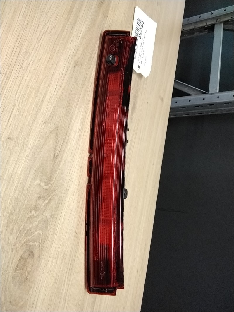 Feu arriere stop central RENAULT CLIO 4 PHASE 2 Essence - 1