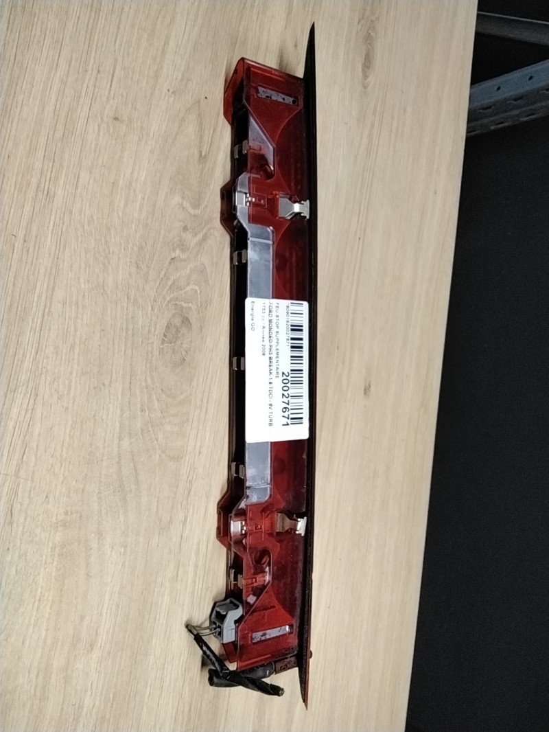 Feu arriere stop central FORD MONDEO 3 PHASE 1 BREAK Diesel - 1
