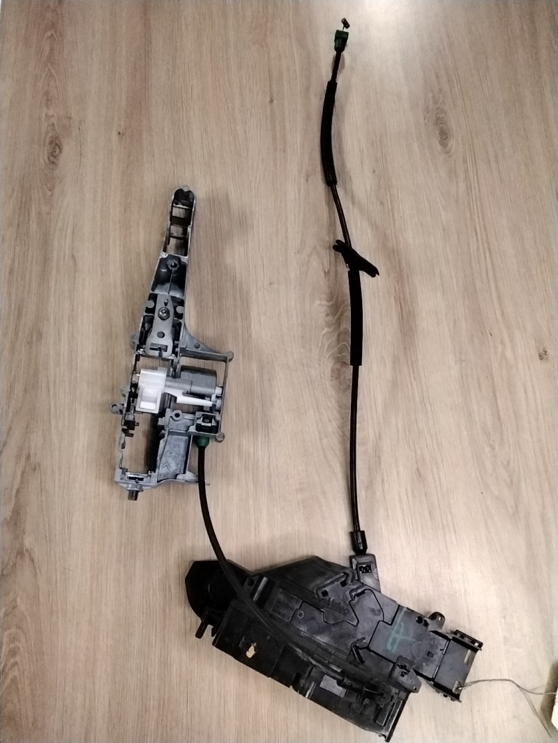 Serrure avant droit CITROEN C3 PICASSO PHASE 1 Essence - 1