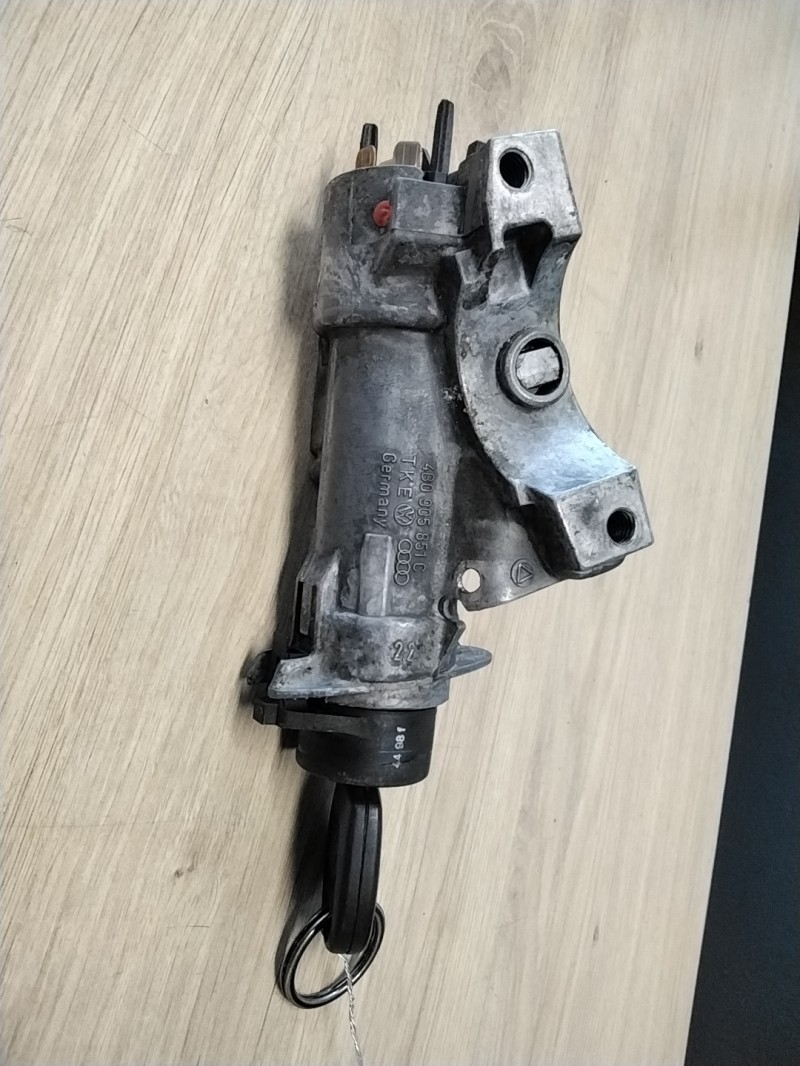 Neiman VOLKSWAGEN GOLF 4 Essence - 1