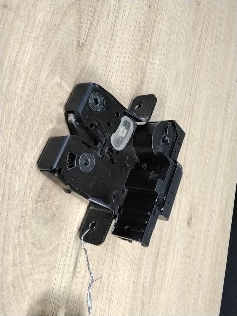 Serrure de coffre RENAULT TWINGO 2 PHASE 1 Essence - 1
