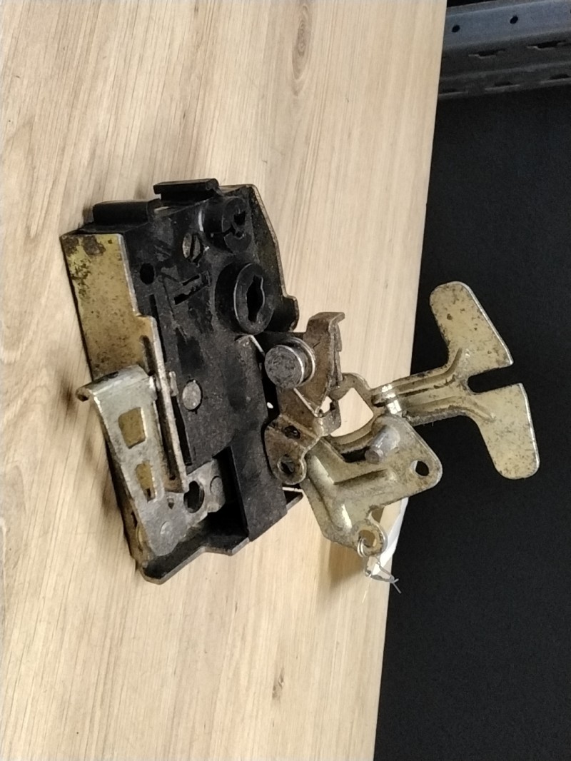 Serrure arriere gauche CITROEN SAXO PHASE 1 Essence - 1