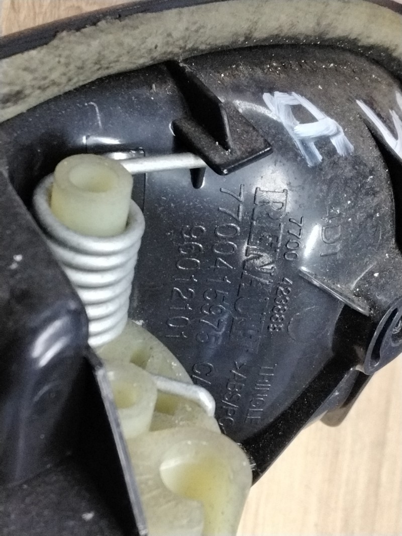 Poignee interieur avant droit RENAULT CLIO 2 PHASE 1 Diesel - 1