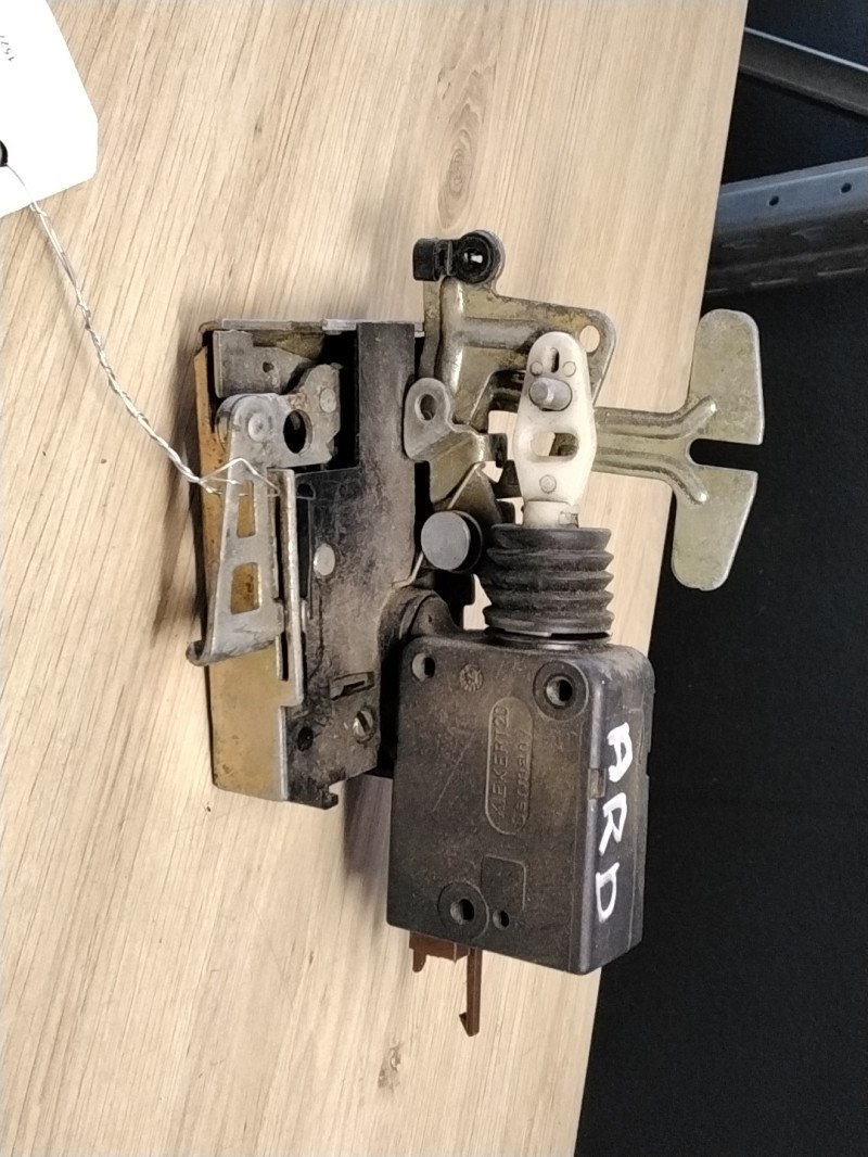 Serrure arriere droit CITROEN SAXO PHASE 1 Diesel - 1