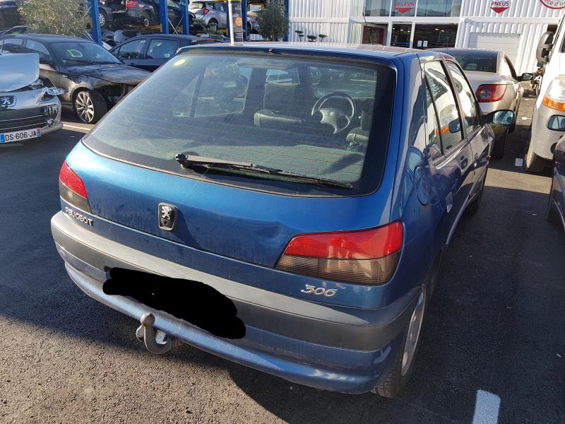 Image Feu arriere principal gauche (feux) - PEUGEOT 306