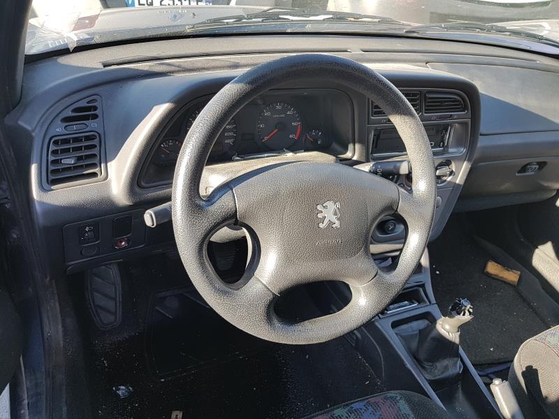 Image Feu arriere principal gauche (feux) - PEUGEOT 306