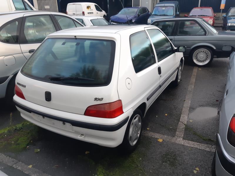 Image Feu arriere principal gauche (feux) - PEUGEOT 106