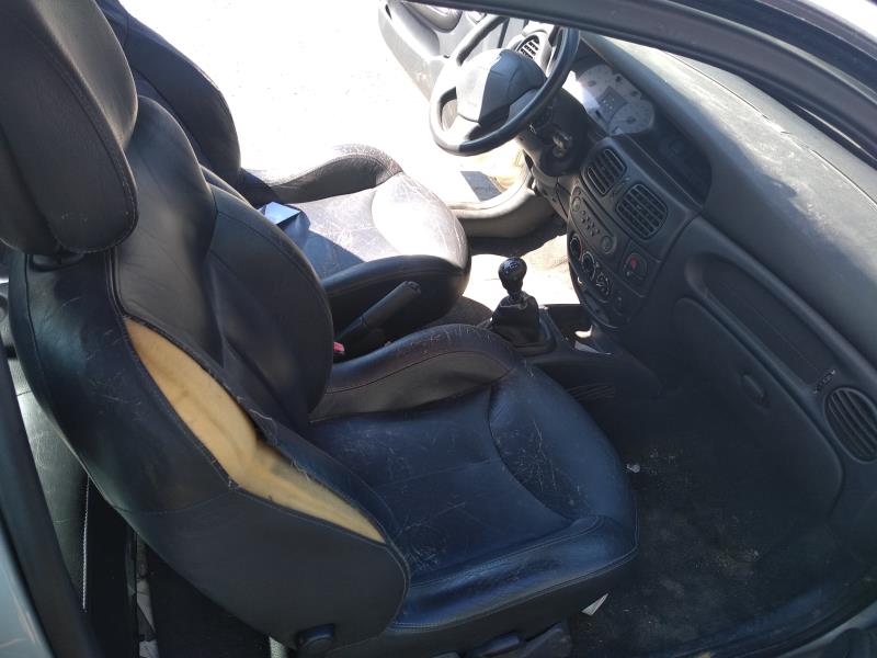 Image Feu arriere principal gauche (feux) - RENAULT MEGANE 1