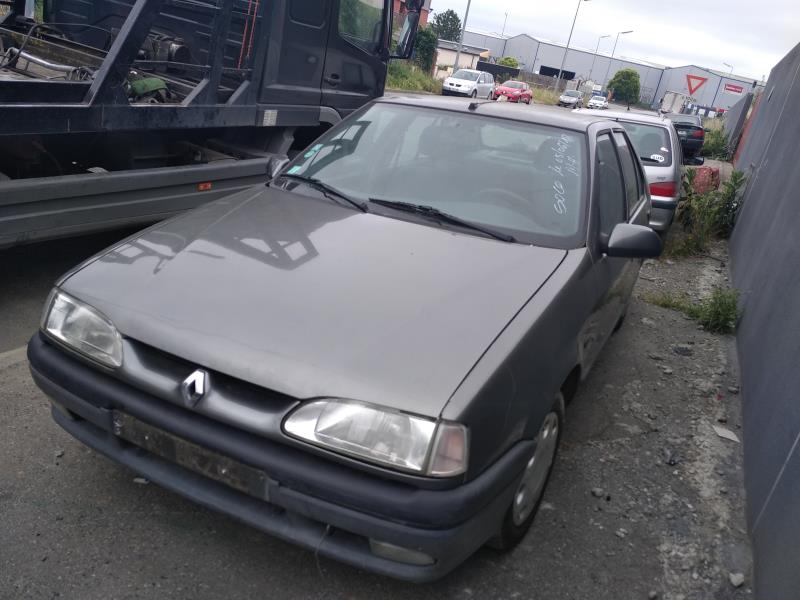 Image Feu arriere principal droit (feux) - RENAULT R19