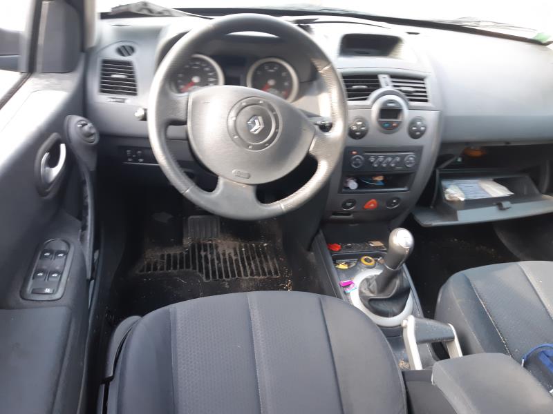 Image Feu arriere principal gauche (feux) - RENAULT MEGANE 2
