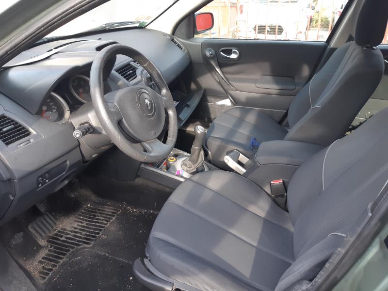 Image Feu arriere principal gauche (feux) - RENAULT MEGANE 2