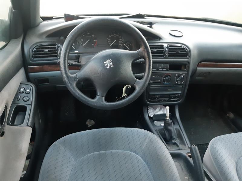 Image Feu arriere secondaire droit (feux) - PEUGEOT 406