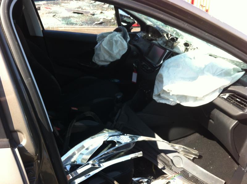 Image Fermeture centralisee arriere droit - PEUGEOT 208 1