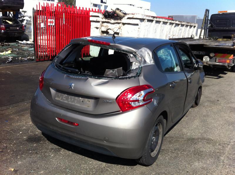 Image Fermeture centralisee arriere droit - PEUGEOT 208 1