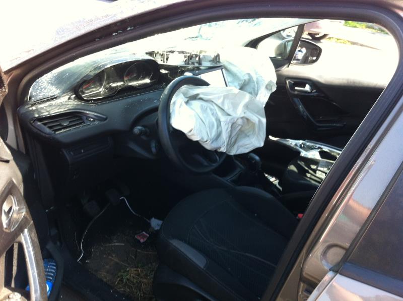 Image Fermeture centralisee arriere droit - PEUGEOT 208 1