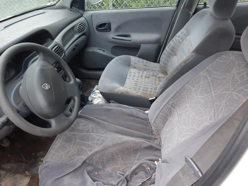 Image Feu arriere principal droit (feux) - RENAULT MEGANE 1