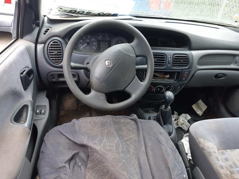 Image Feu arriere principal droit (feux) - RENAULT MEGANE 1