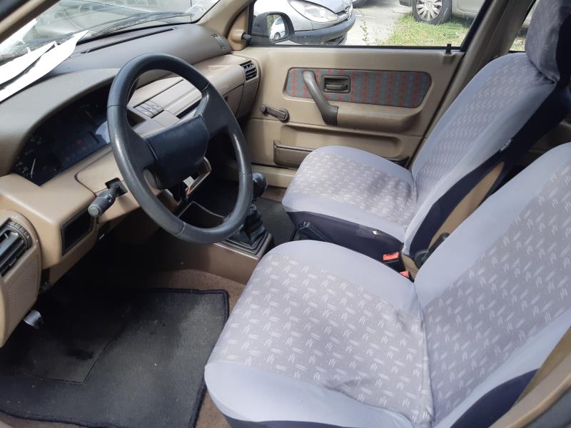 Image Feu arriere principal droit (feux) - RENAULT CLIO 1