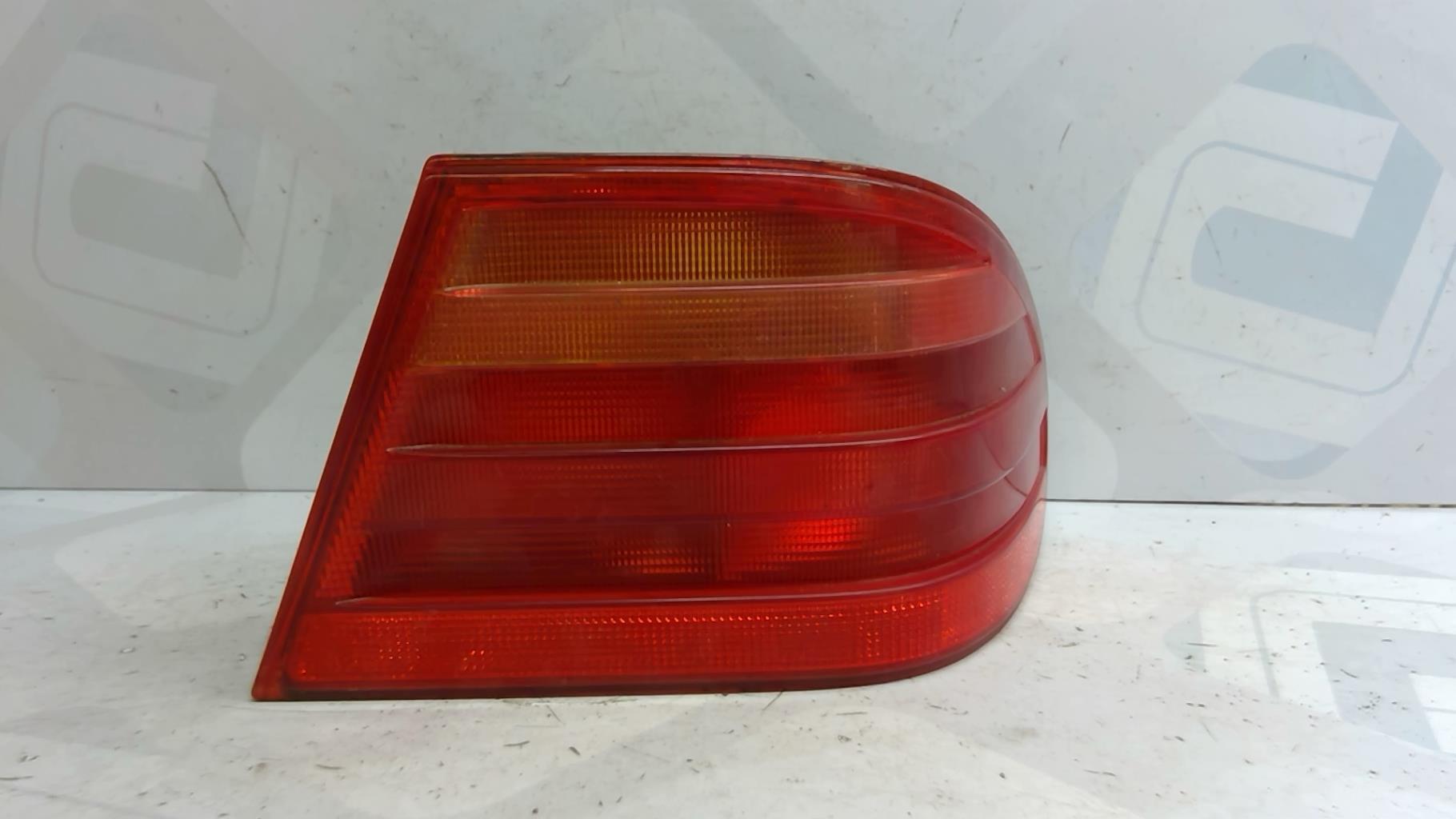 Fanale posteriore principale destro (luci) MERCEDES CLASSE E 210 PHASE 1 Diésel - 1