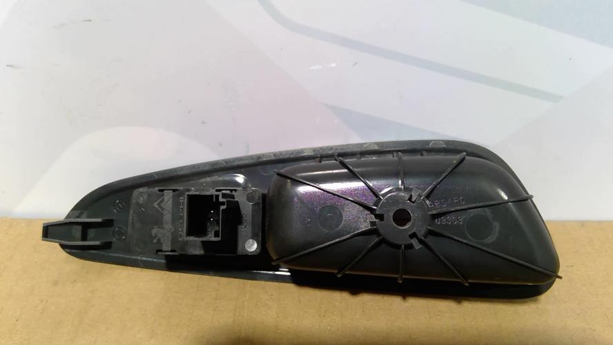 Image Interrupteur de leve vitre arriere droit - PEUGEOT 308 1