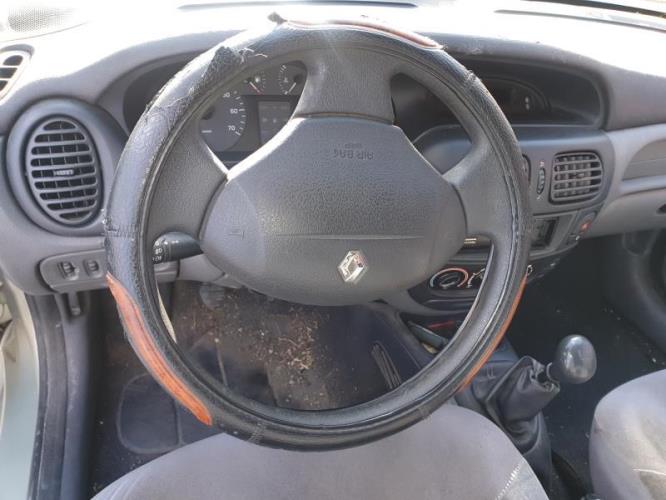 Image Feu arriere principal droit (feux) - RENAULT MEGANE 1