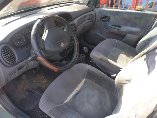 Image Feu arriere principal droit (feux) - RENAULT MEGANE 1