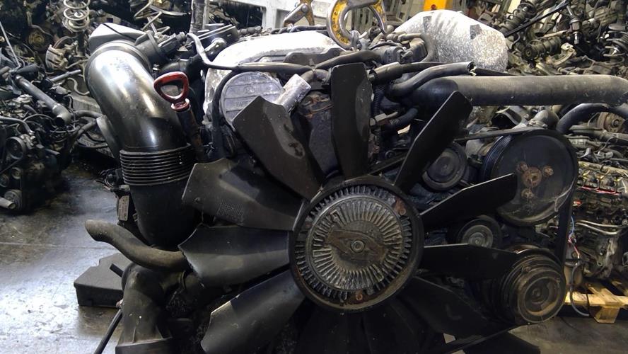 Image Moteur - MERCEDES CLASSE E 210