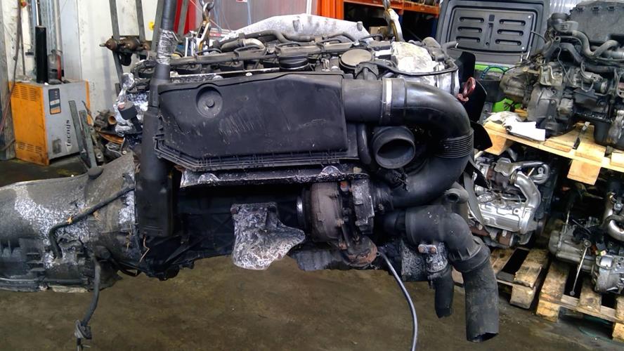 Image Moteur - MERCEDES CLASSE E 210