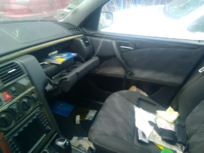 Image Moteur - MERCEDES CLASSE E 210