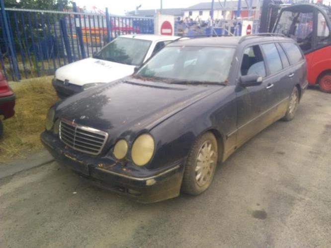 Image Moteur - MERCEDES CLASSE E 210
