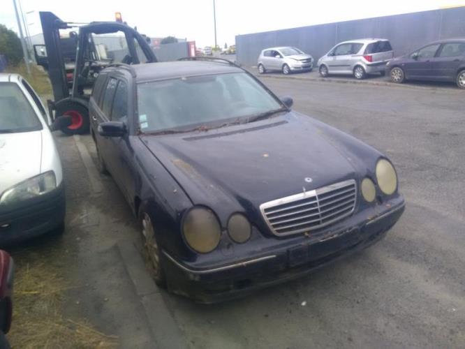 Image Moteur - MERCEDES CLASSE E 210