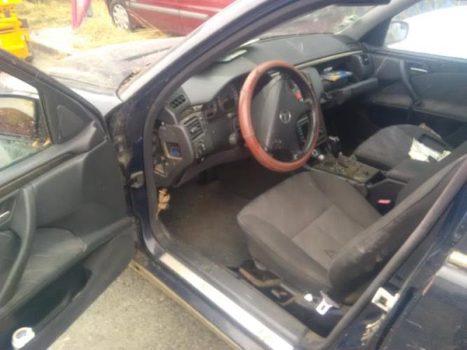 Image Moteur - MERCEDES CLASSE E 210