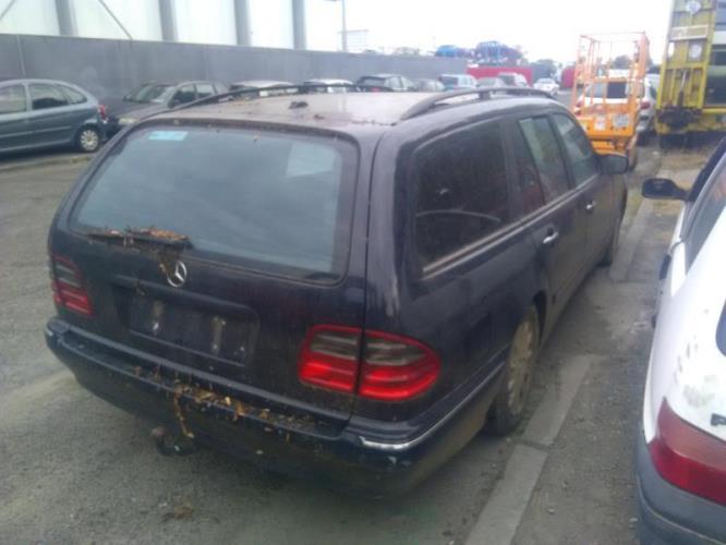 Image Moteur - MERCEDES CLASSE E 210