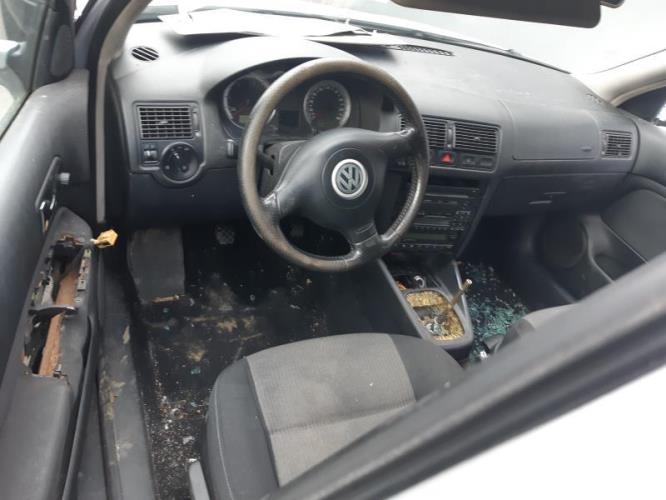 Image Verin de coffre - VOLKSWAGEN GOLF 4