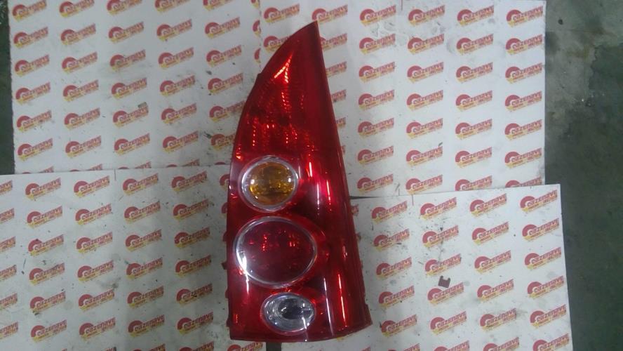 Image Feu arriere principal droit (feux) - MAZDA PREMACY