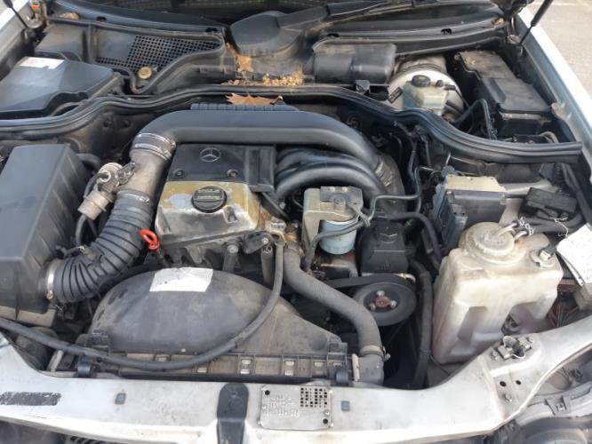 Image Feu arriere secondaire droit (feux) - MERCEDES CLASSE E 210