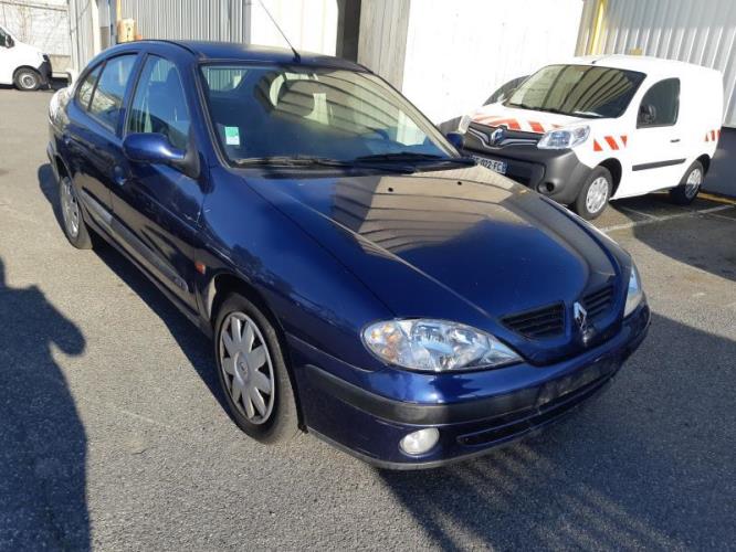 Image Feu arriere secondaire droit (feux) - RENAULT MEGANE 1