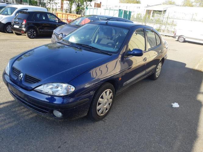 Image Feu arriere secondaire droit (feux) - RENAULT MEGANE 1