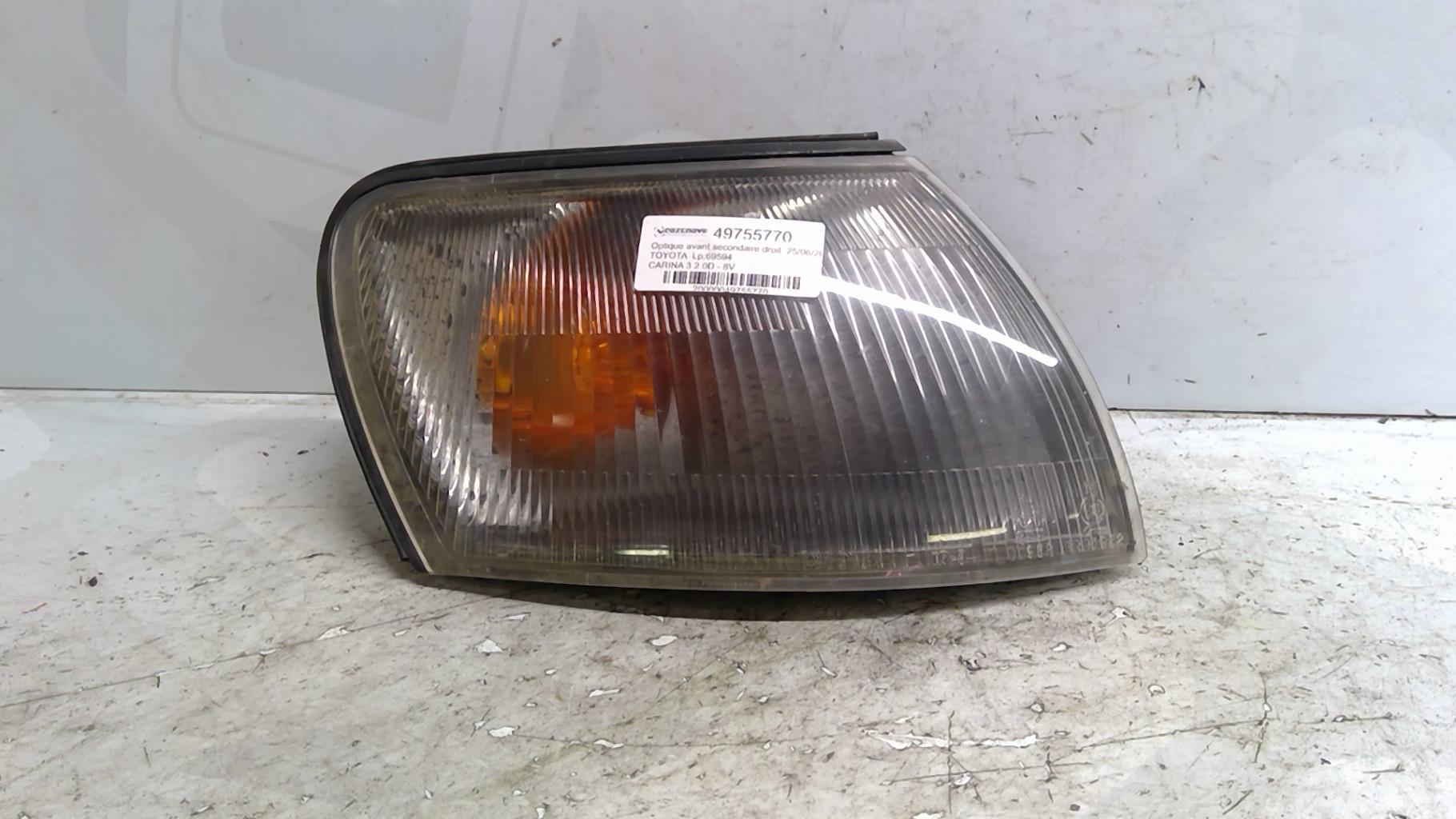 Gruppo ottico anteriore secondario destro (luci)(freccia) TOYOTA CARINA 3 Diésel - 1