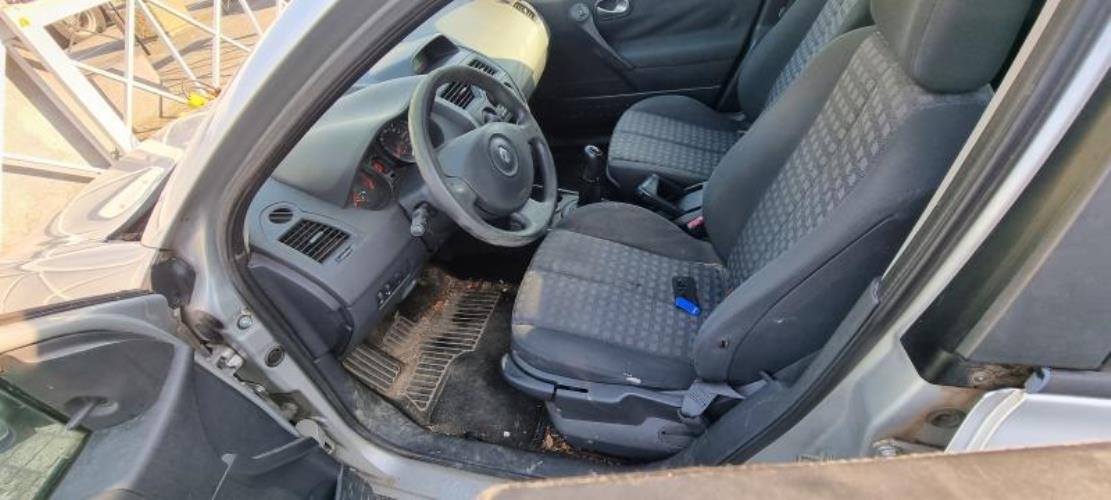 Image Feu arriere principal gauche (feux) - RENAULT MEGANE 2