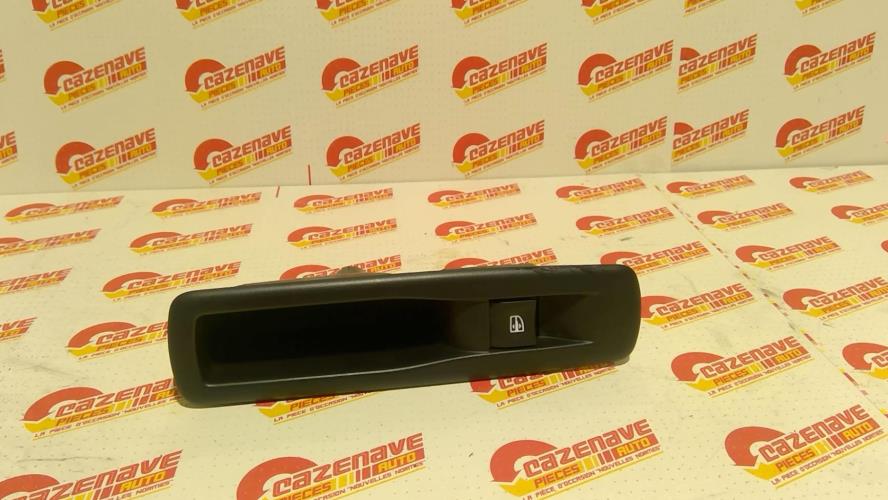 Image Interrupteur de leve vitre arriere droit - RENAULT SCENIC 3