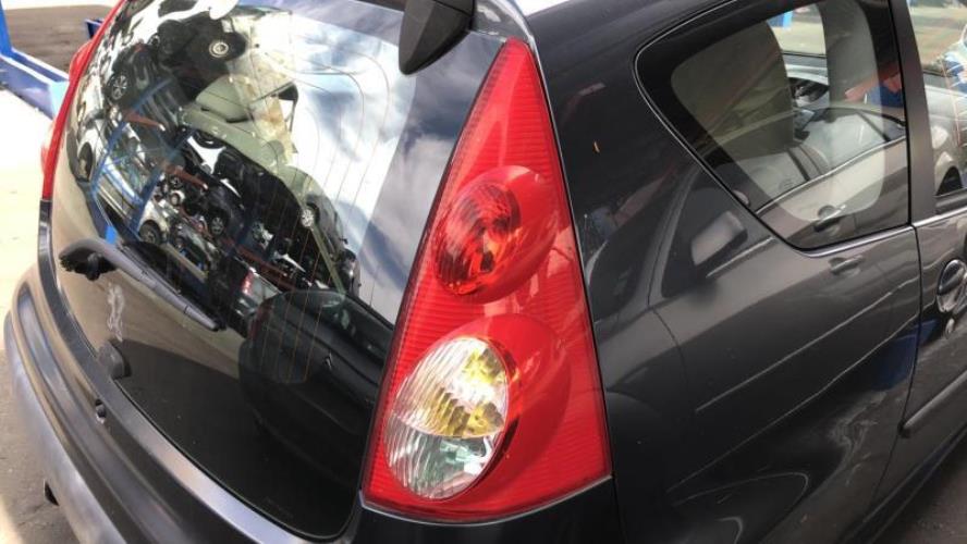 Image Feu arriere principal droit (feux) - PEUGEOT 107