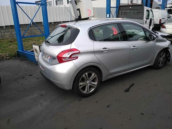 Image Triangle avant droit - PEUGEOT 208 1