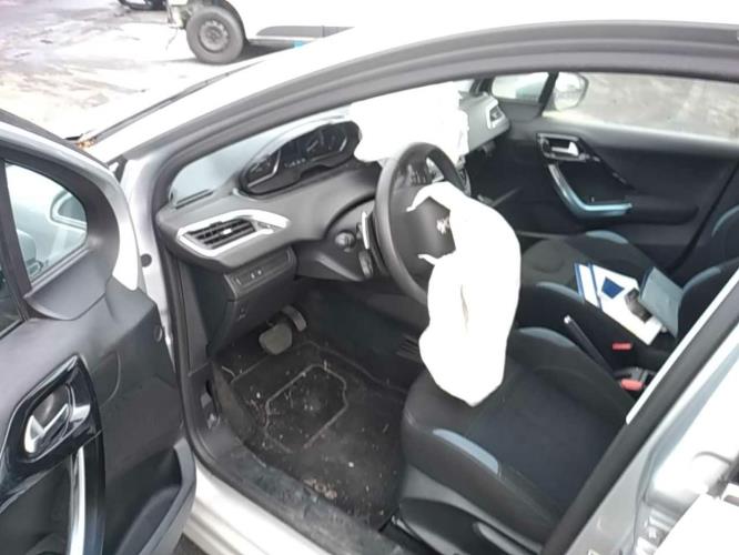 Image Triangle avant droit - PEUGEOT 208 1