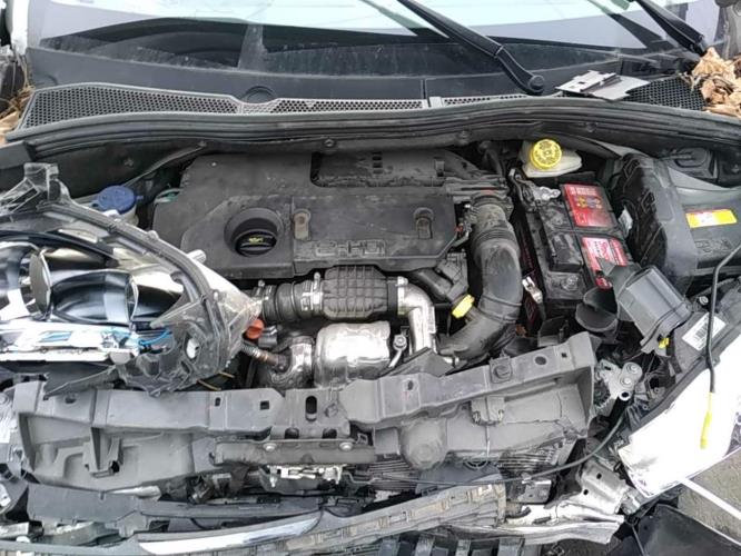 Image Triangle avant droit - PEUGEOT 208 1
