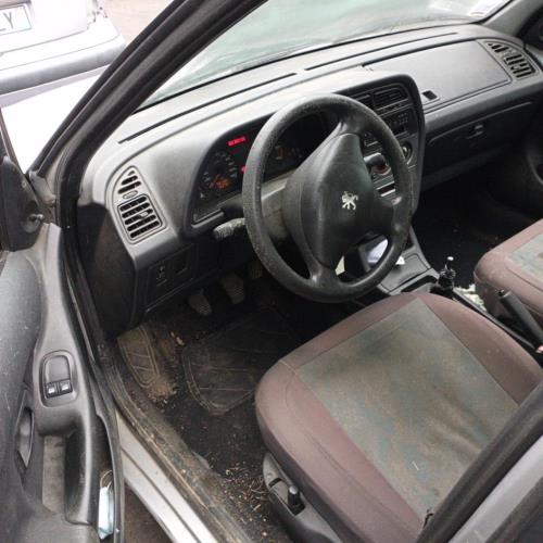 Image Feu arriere principal gauche (feux) - PEUGEOT 306