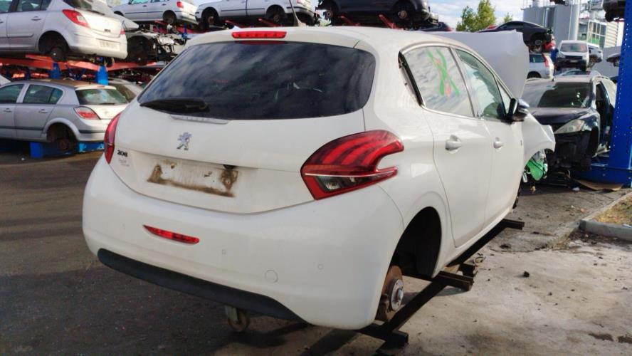 Image Moteur - PEUGEOT 208 1