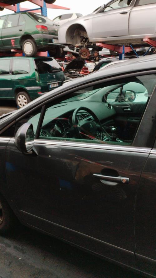 Image Porte avant gauche - PEUGEOT 5008 1