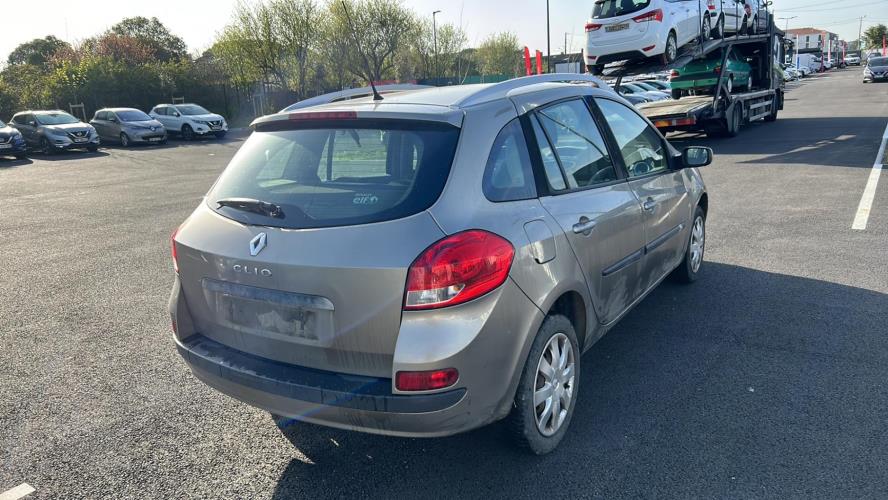 Image Platine feu arriere droit - RENAULT CLIO 3